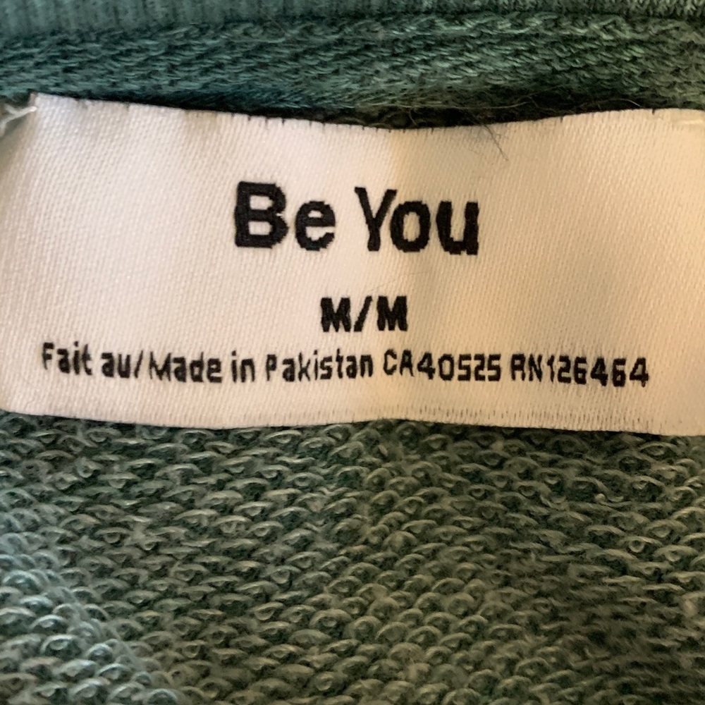 Be You women’s medium Green Cropped Sweatshirt - Picture 2 of 10